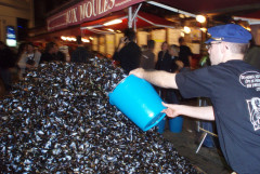 Devant le restaurant "Aux Moules"