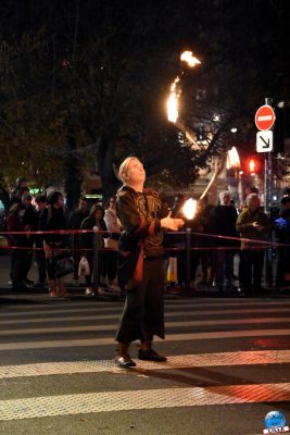 Copyright : Zoom Sur Lille / Urban Trail de Lille - Cracheurs de feu sur le parcours du 5km