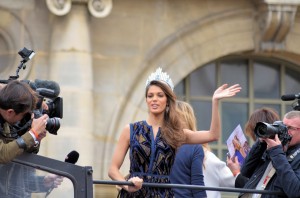 Parade Miss Univers 2016 - Iris Mittenaere 06