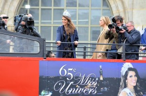 Parade Miss Univers 2016 - Iris Mittenaere 08