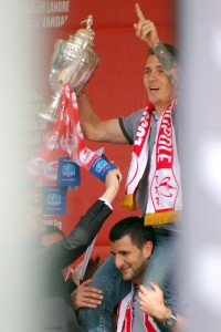 losc03_19_20110516_1872017042