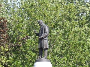 statue_21_20090221_1724073425
