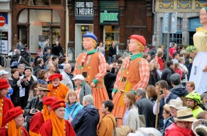 parade_geants2015_100     