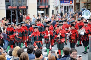 parade_geants2015_117