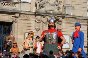 parade_geants2015_67