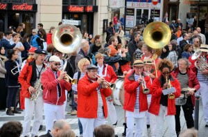 parade_geants2015_98