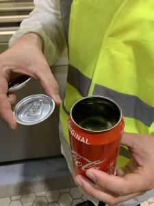 Assemblage d'une canette de Coca-Cola